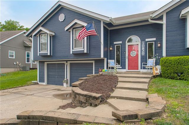 10820 N Kentucky Court, Kansas City, MO 64157