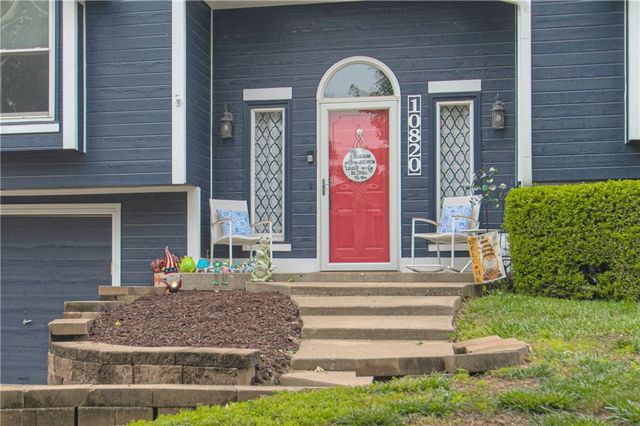 10820 N Kentucky Court, Kansas City, MO 64157