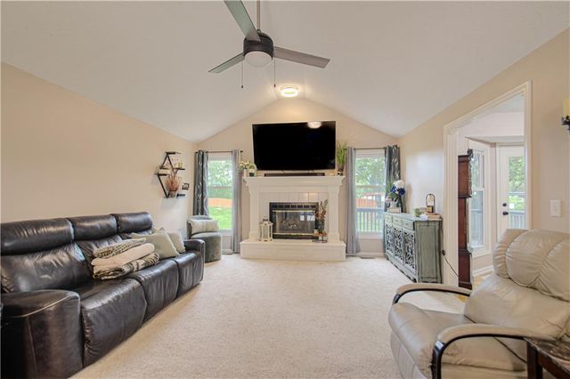 10820 N Kentucky Court, Kansas City, MO 64157