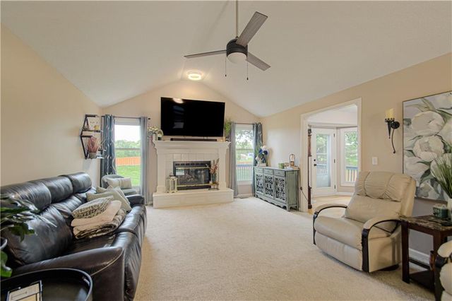 10820 N Kentucky Court, Kansas City, MO 64157