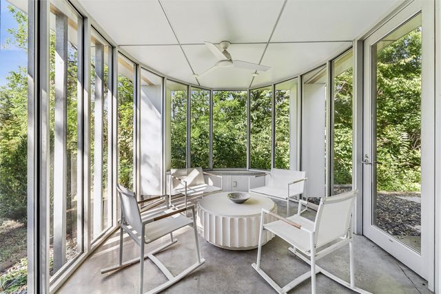 635 Foster Drive, Des Moines, IA 50312