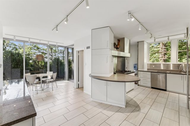 635 Foster Drive, Des Moines, IA 50312