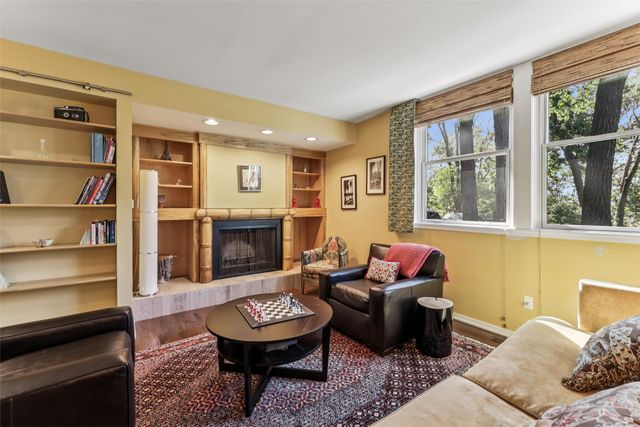 635 Foster Drive, Des Moines, IA 50312