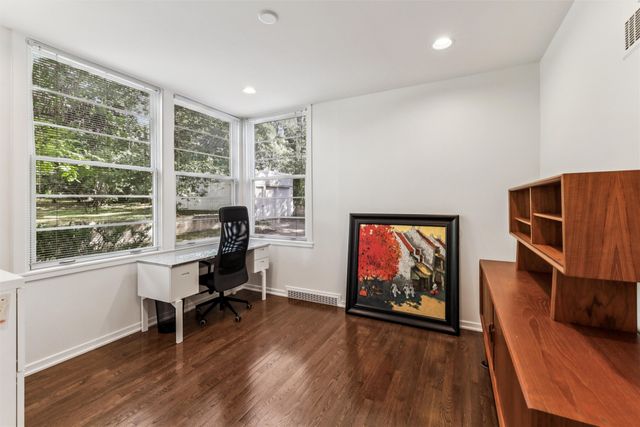 635 Foster Drive, Des Moines, IA 50312