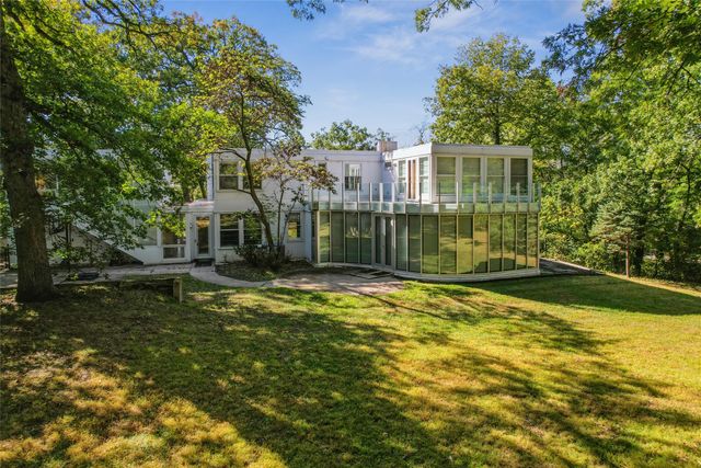 635 Foster Drive, Des Moines, IA 50312