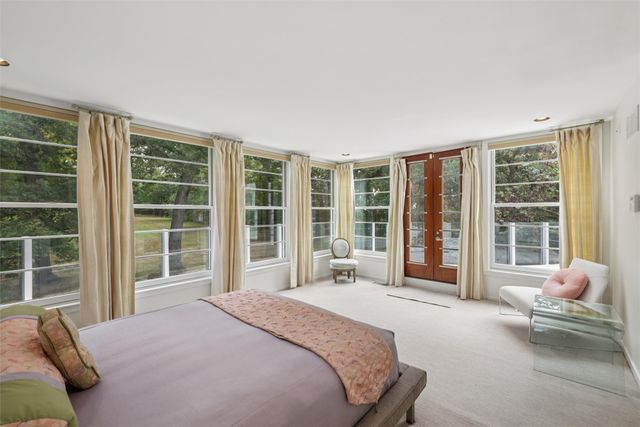 635 Foster Drive, Des Moines, IA 50312