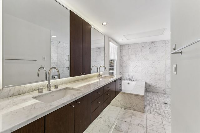 635 Foster Drive, Des Moines, IA 50312