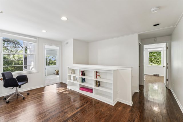 635 Foster Drive, Des Moines, IA 50312