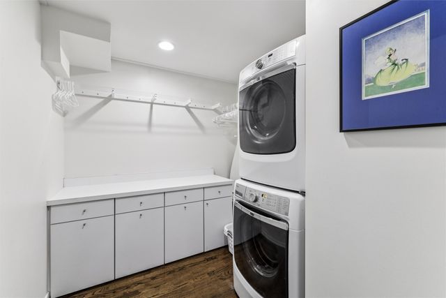 635 Foster Drive, Des Moines, IA 50312