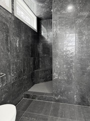 635 Foster Drive, Des Moines, IA 50312