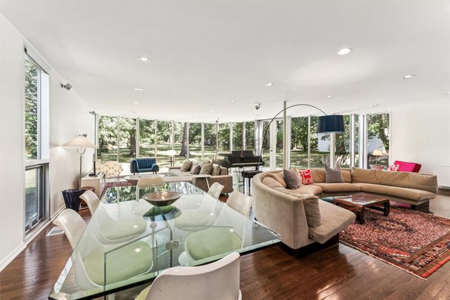 635 Foster Drive, Des Moines, IA 50312