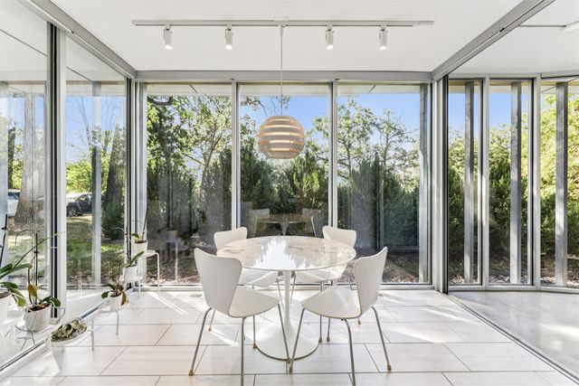 635 Foster Drive, Des Moines, IA 50312