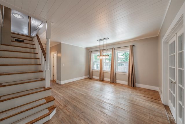 306 Davis Street, Weatherford, TX 76086
