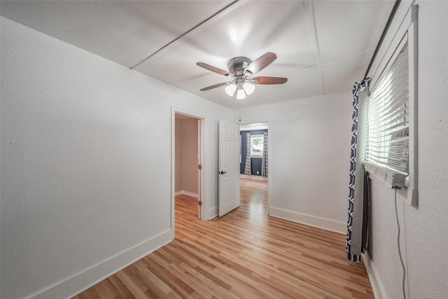 306 Davis Street, Weatherford, TX 76086