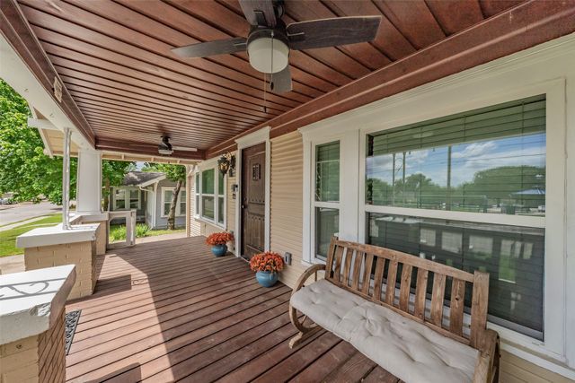 306 Davis Street, Weatherford, TX 76086