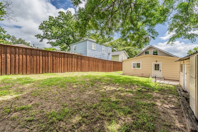 306 Davis Street, Weatherford, TX 76086