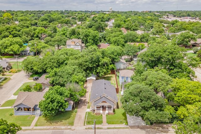 306 Davis Street, Weatherford, TX 76086