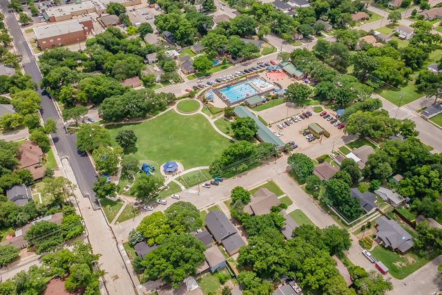 306 Davis Street, Weatherford, TX 76086