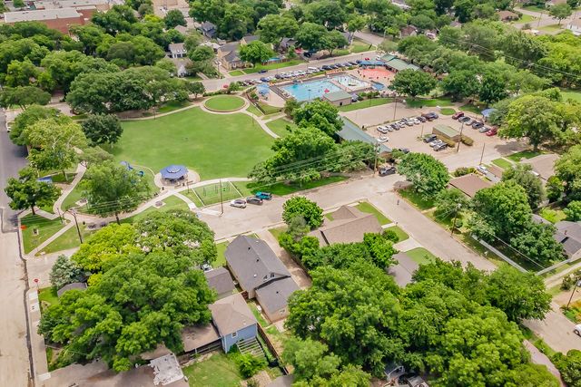 306 Davis Street, Weatherford, TX 76086
