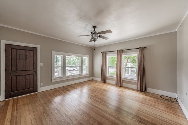 306 Davis Street, Weatherford, TX 76086