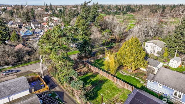2612 West Street, Bellingham, WA 98225