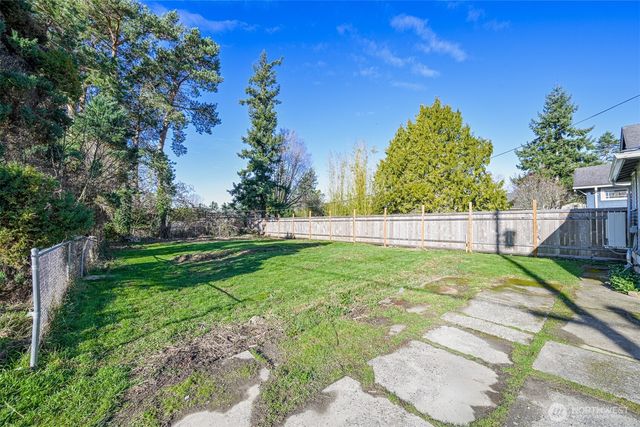 2612 West Street, Bellingham, WA 98225