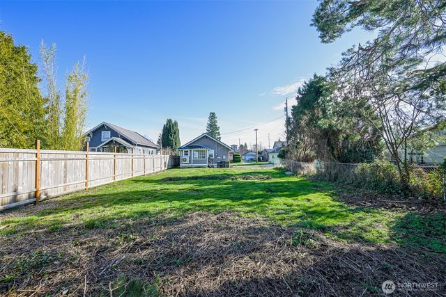 2612 West Street, Bellingham, WA 98225