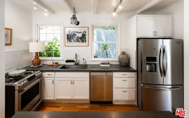 3980 Hopevale Drive, Los Angeles, CA 91403