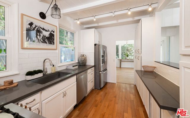 3980 Hopevale Drive, Los Angeles, CA 91403