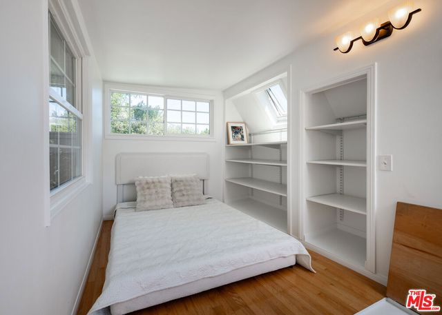 3980 Hopevale Drive, Los Angeles, CA 91403