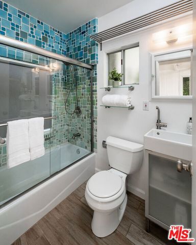 3980 Hopevale Drive, Los Angeles, CA 91403