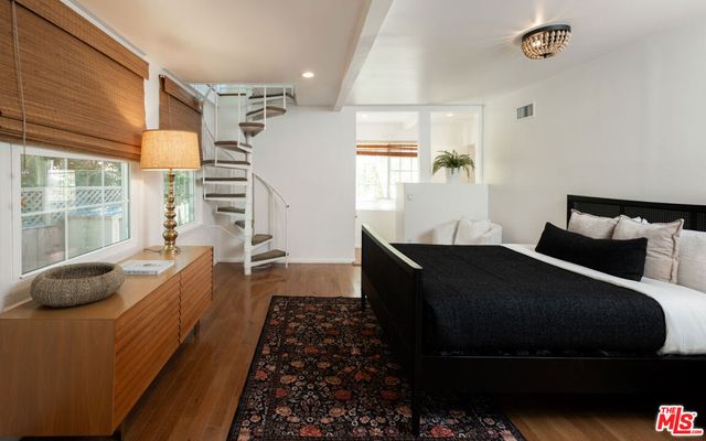 3980 Hopevale Drive, Los Angeles, CA 91403