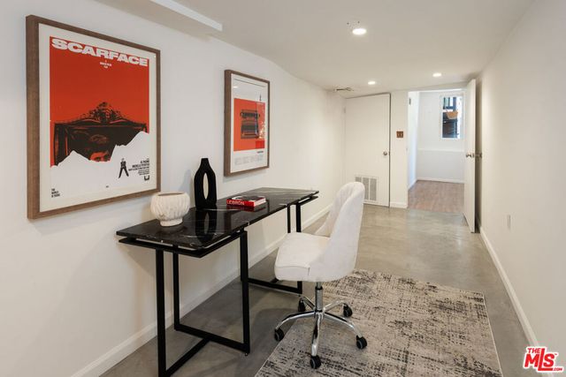 3980 Hopevale Drive, Los Angeles, CA 91403