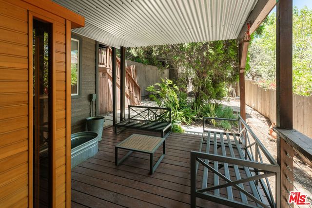 3980 Hopevale Drive, Los Angeles, CA 91403