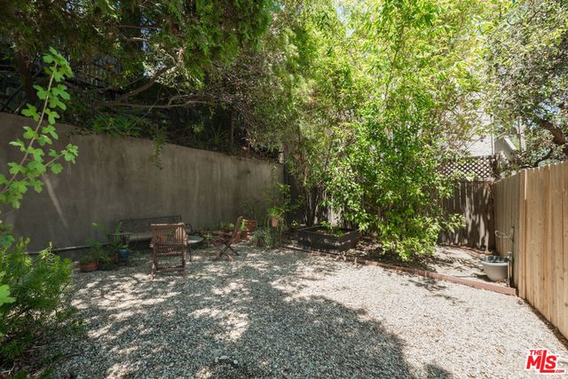 3980 Hopevale Drive, Los Angeles, CA 91403