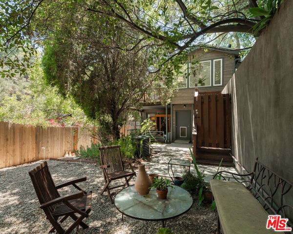 3980 Hopevale Drive, Los Angeles, CA 91403