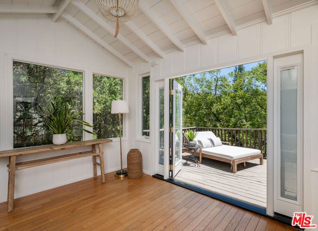 3980 Hopevale Drive, Los Angeles, CA 91403