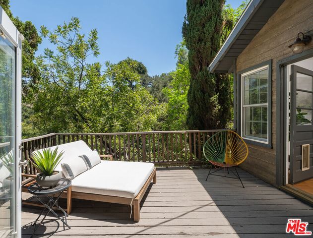 3980 Hopevale Drive, Los Angeles, CA 91403