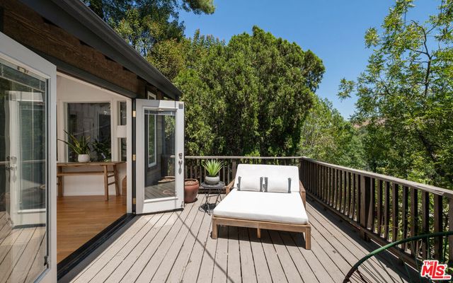 3980 Hopevale Drive, Los Angeles, CA 91403