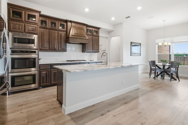 1112 Rushmore Drive, Burleson, TX 76028