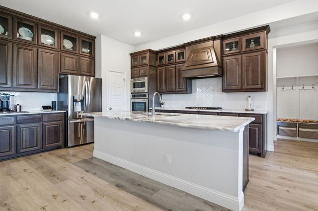 1112 Rushmore Drive, Burleson, TX 76028