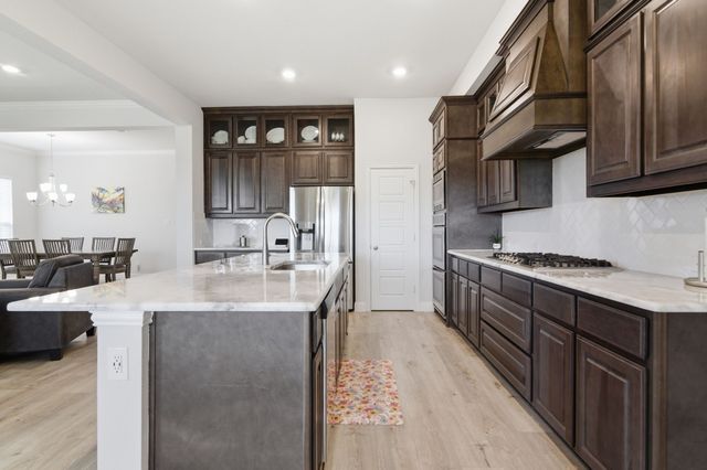 1112 Rushmore Drive, Burleson, TX 76028