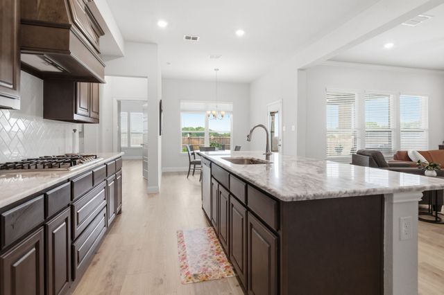 1112 Rushmore Drive, Burleson, TX 76028