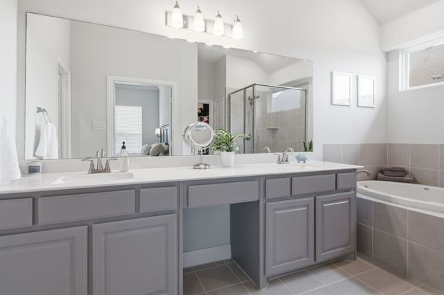 1112 Rushmore Drive, Burleson, TX 76028