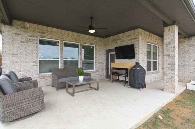 1112 Rushmore Drive, Burleson, TX 76028