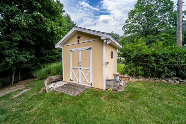 17 Brian Road, Wappingers Falls, NY 12590