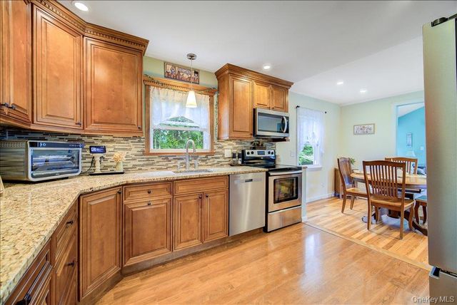 17 Brian Road, Wappingers Falls, NY 12590