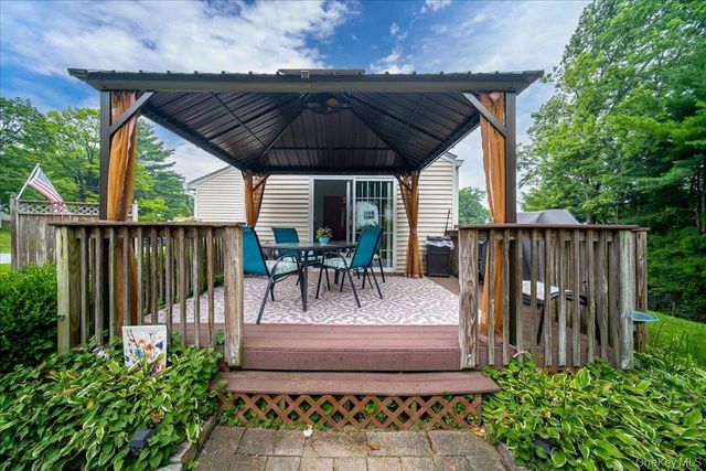 17 Brian Road, Wappingers Falls, NY 12590