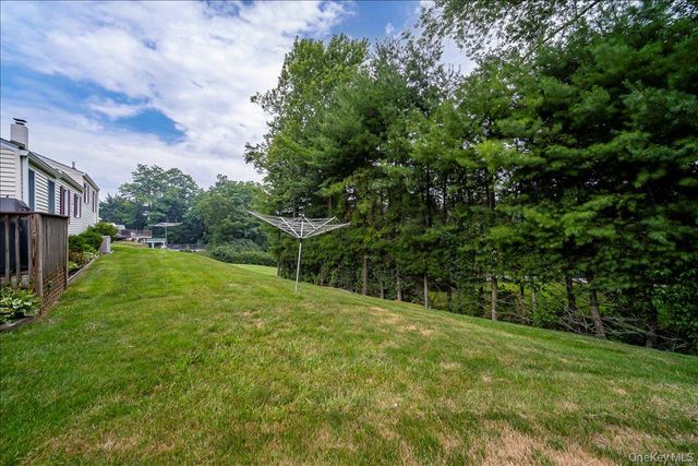 17 Brian Road, Wappingers Falls, NY 12590