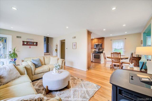 17 Brian Road, Wappingers Falls, NY 12590